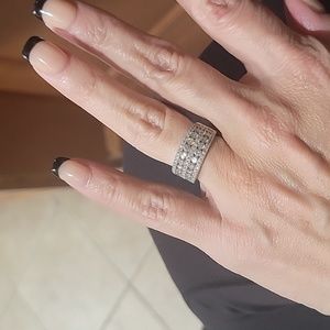 Ladies 1ct 14kt white gold diamond ring